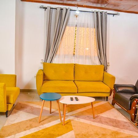 La Concorde: Cozy 2-Bedroom Apartment in Nkomkana Quarter Yaounde Exterior photo